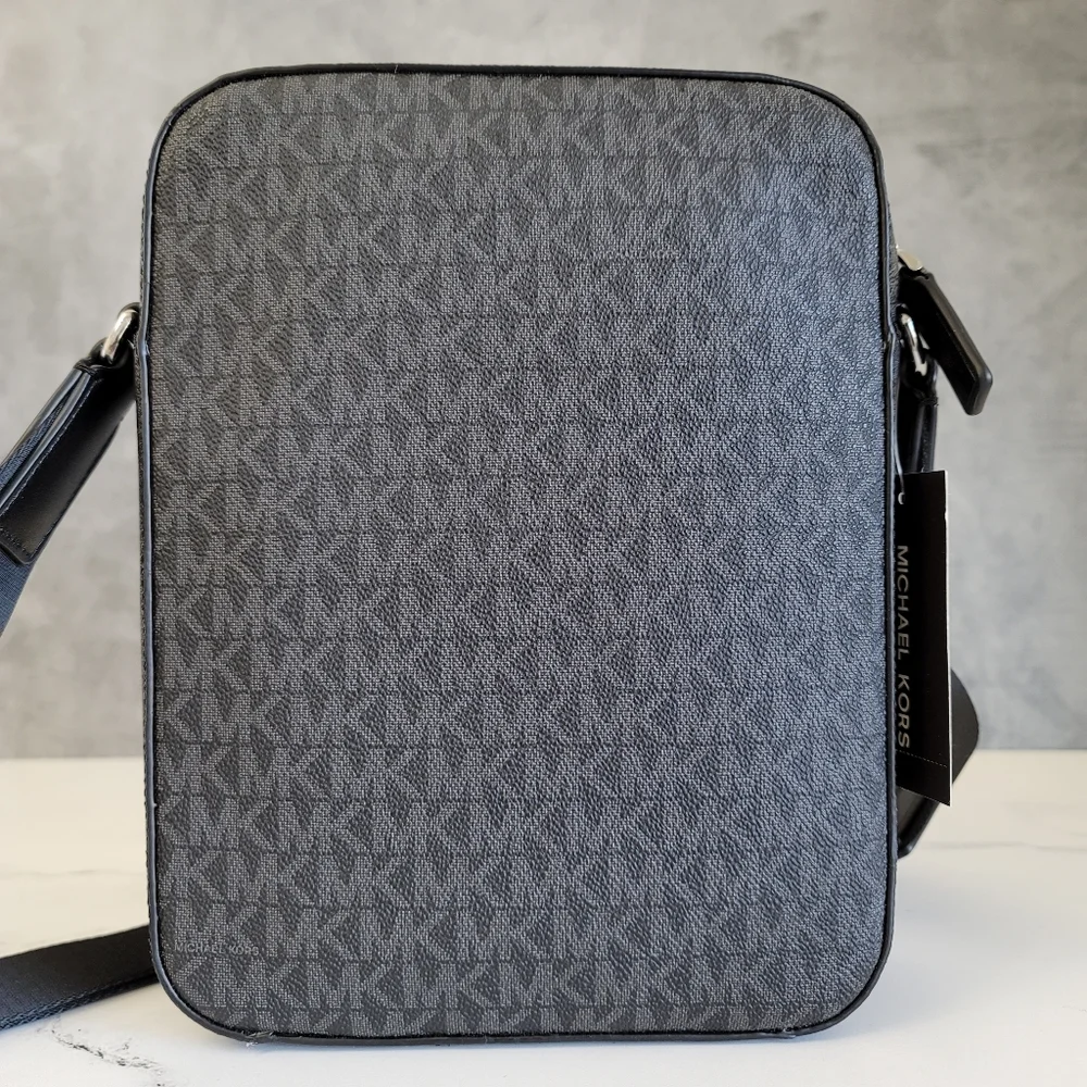 Michael Kors Crossbody - Picture 3 of 6